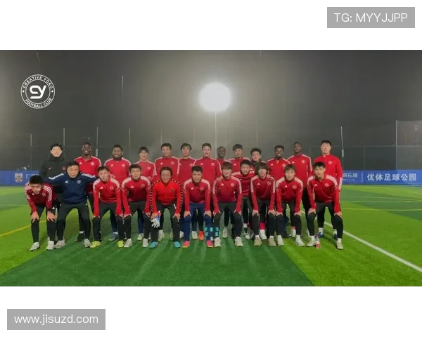 上海足球队实力分析与未来发展展望的深度探讨 上海足球队实力分析与未来发展展望的深度探讨