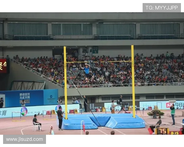 上海足球队逆袭之路揭秘钻石联赛特别报道展现拼搏精神与团队力量