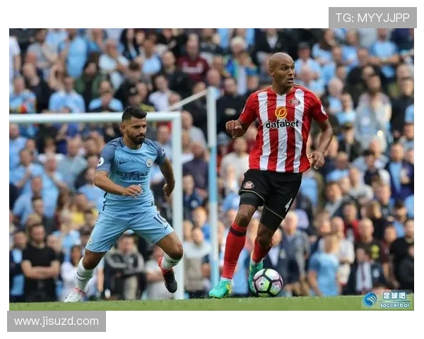 东鹏特饮携手足球明星共创激情赛场引领健康饮品新风潮