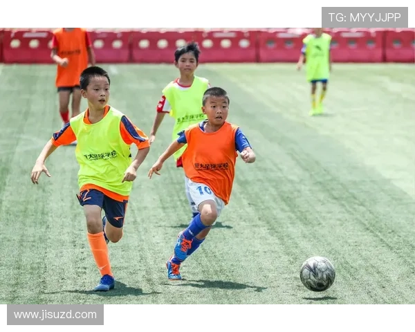 中国足球明星工厂揭秘：如何培养未来的绿茵传奇与足球人才