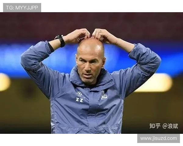 光头形象的足球明星们如何在赛场上展现魅力与实力的完美结合